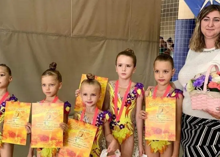 Кропоткинские спортсменки победили в соревнованиях по художественной гимнастике