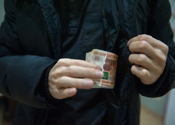 В Кавказском районе мужчина предстанет перед судом за кражу денег у своего деда