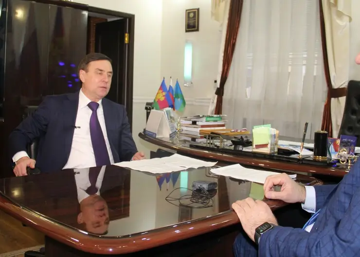 Глава Кавказского района поблагодарил руководителя городской администрации за работу