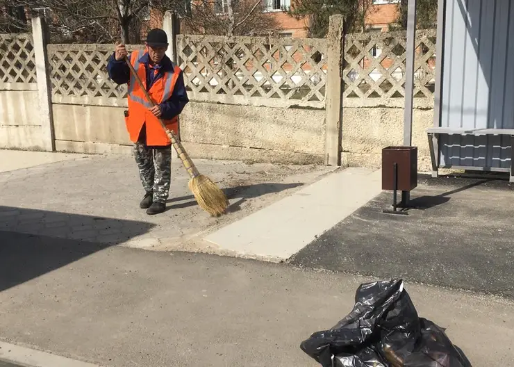 В Кропоткине началась активная фаза весенней уборки