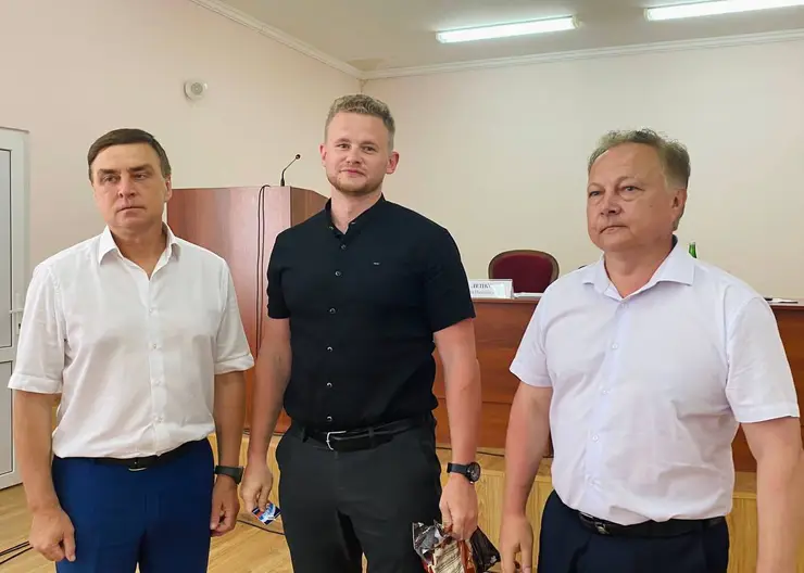 «Единороссы» Кавказского местного отделения выдвинули кандидатов в депутаты районного Совета