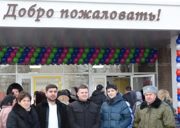 Молодые депутаты пожелали ученикам новой школы №7 города Кропоткина больших успехов в учебе