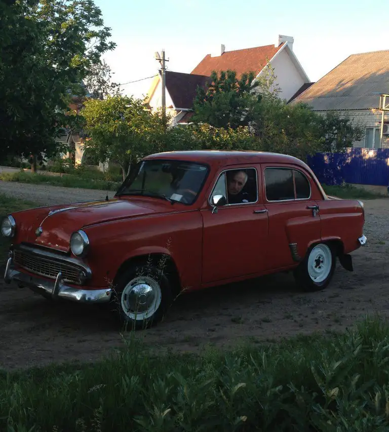 Элгуджан Казарян ездил за рулем многих советских автомобилей. Некоторые приходилось реставрировать.