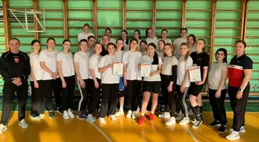 Студентки Кропоткинского медицинского колледжа активно занимаются волейболом