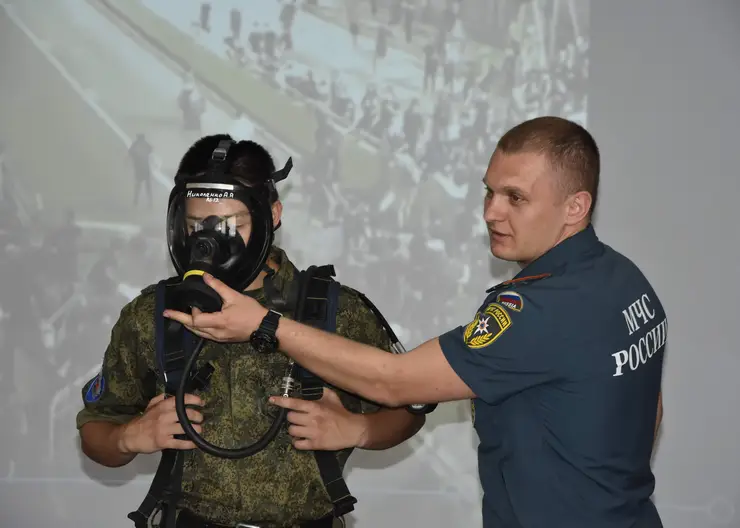 Пожарные Кавказского района подготовили кадетов к безопасным каникулам