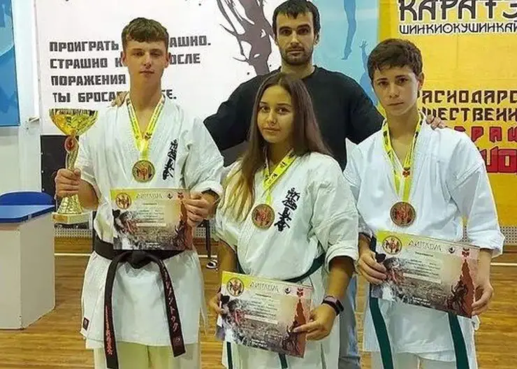 Спортсмены из Кропоткина лидировали в первенстве Краснодарского края по каратэ
