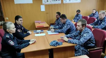 В Кавказском районе инспектор по пропаганде провела занятие с сотрудниками Росгвардии по профилактике дорожно-транспортного травматизма