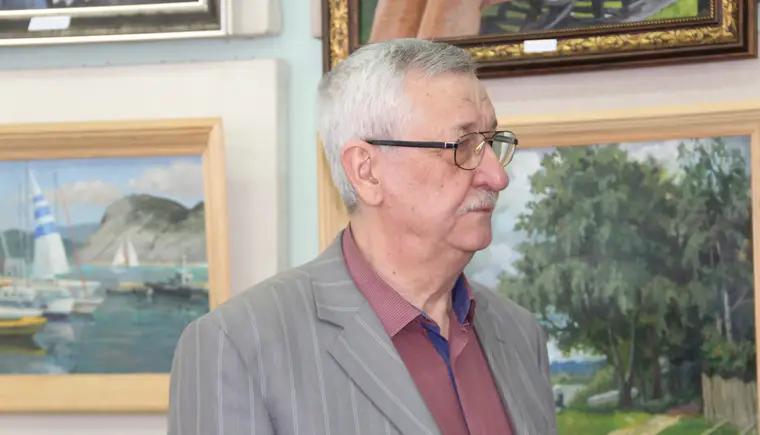 Педагог художественной школы Кропоткина Владимир Шаповалов отметил юбилей открытием выставки