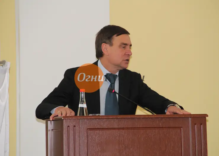 Депутаты избрали главой Кавказского района Виталия Очкаласова