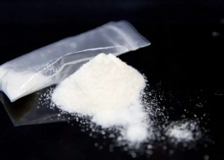 Наркоман выбросил «соль», когда к нему подъехала полицейская машина