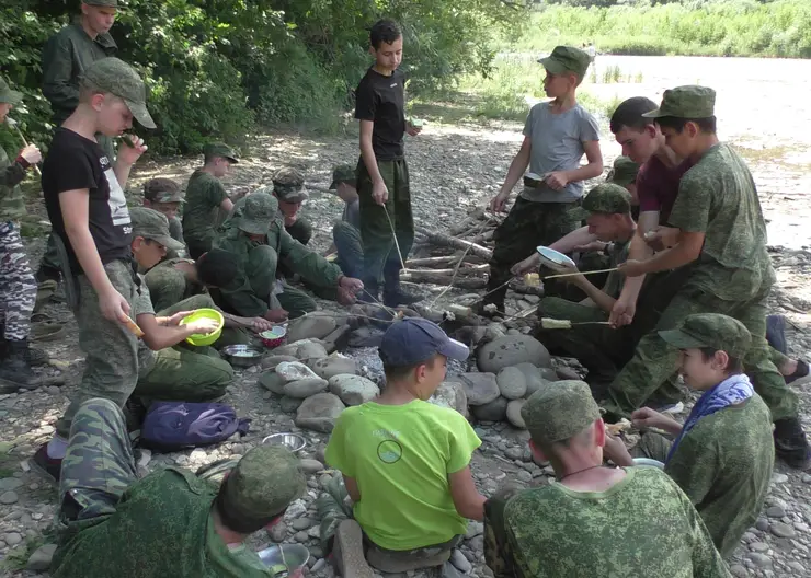 <strong>Воспитанники детского военно-патриотического клуба «Патриот» провели «Зарницу» в горах Отрадненского района</strong>