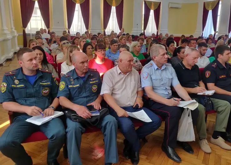 Правоохранители приняли участие в совещании по антитеррористической защищенности