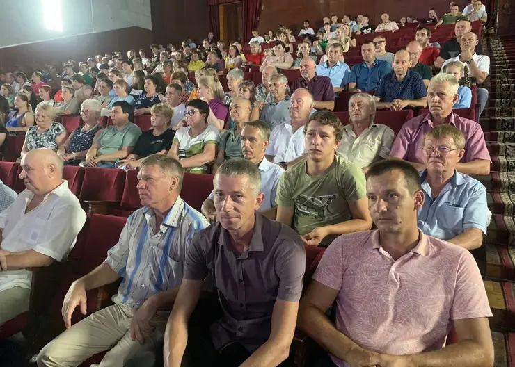 Работников вагонного ремонтного депо станции Кавказская чествовали в Кропоткине