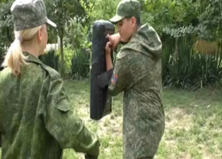 Воспитанники военно-патриотического клуба «Патриот» учатся защищать Родину
