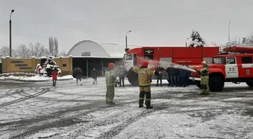 В Кавказском районе оригинально проводили на пенсию сотрудников пожарно-спасательной части