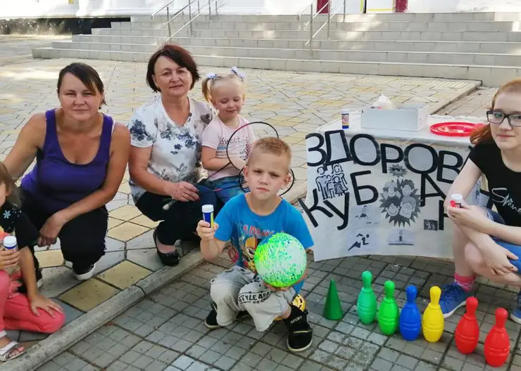 <strong>В станице Дмитриевской работает детская летняя площадка</strong>