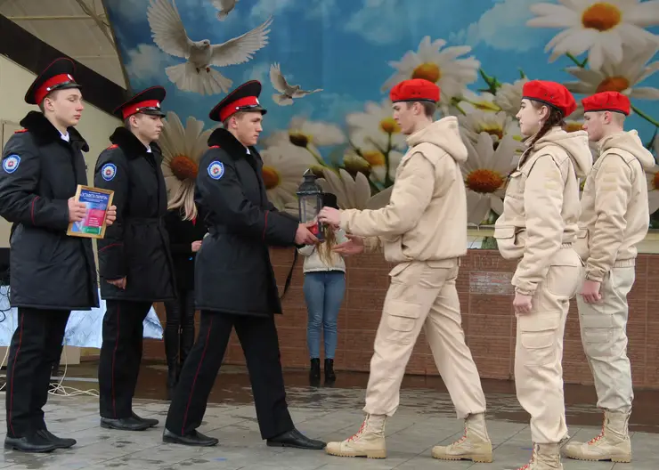 Молодежь Кавказского района передала лампаду памяти в Тбилисский район
