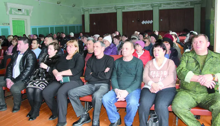 Прошла отчетная сессия депутатов Дмитриевского сельского поселения