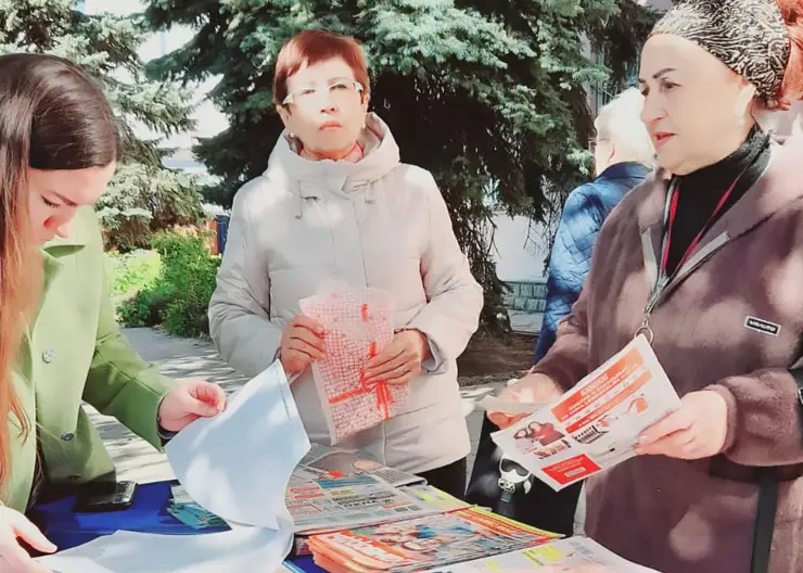 Сегодня редакция газеты «Огни Кубани» с работникамиКропоткинского почтового отделения проводят День подписчика