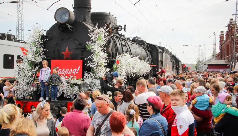 Сегодня на станцию Кавказская прибыл ретро-поезд Победы