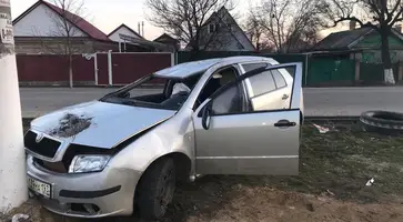 В Кропоткине по улице Комсомольской перевернулся автомобиль