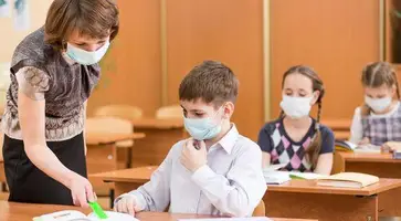 В России учителей обяжут носить защитные маски