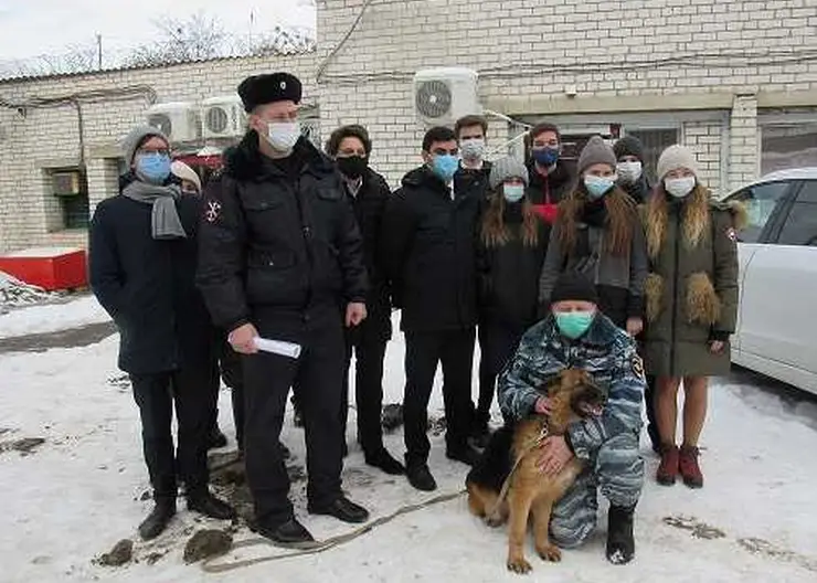 Полицейские и общественники приняли участие во всероссийской акции «Студенческий десант»