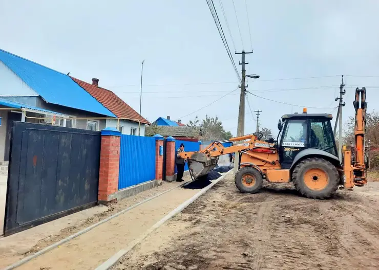 В поселке им.Максима Горького на улице Гагарина восстановили тротуарную дорожку