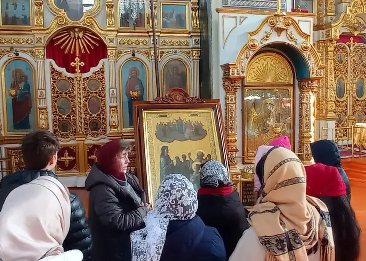 Покровский собор посетили учащиеся школы №1 г.Кропоткина