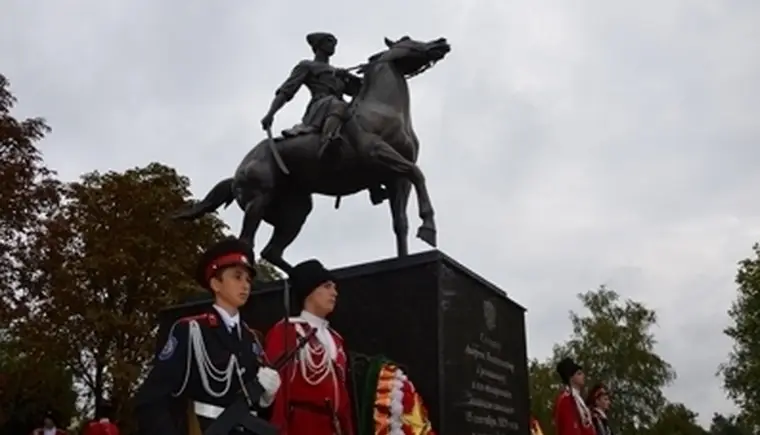 Под марш барабанщиков