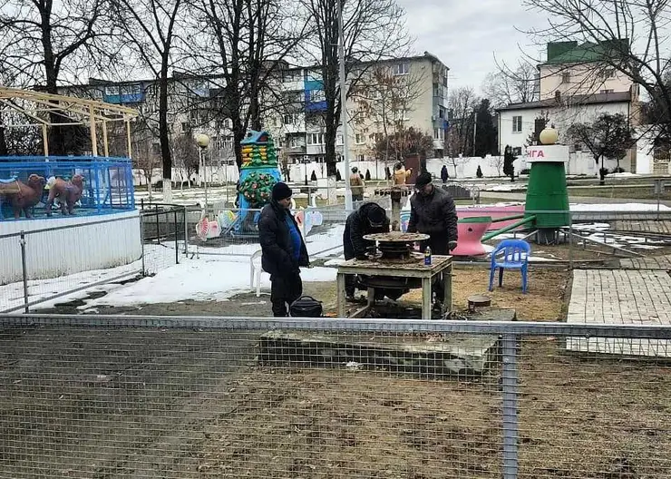 В парке культуры и отдыха города Кропоткина заменят старые аттракционы