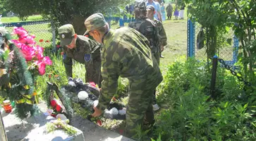 Три залпа в честь героев