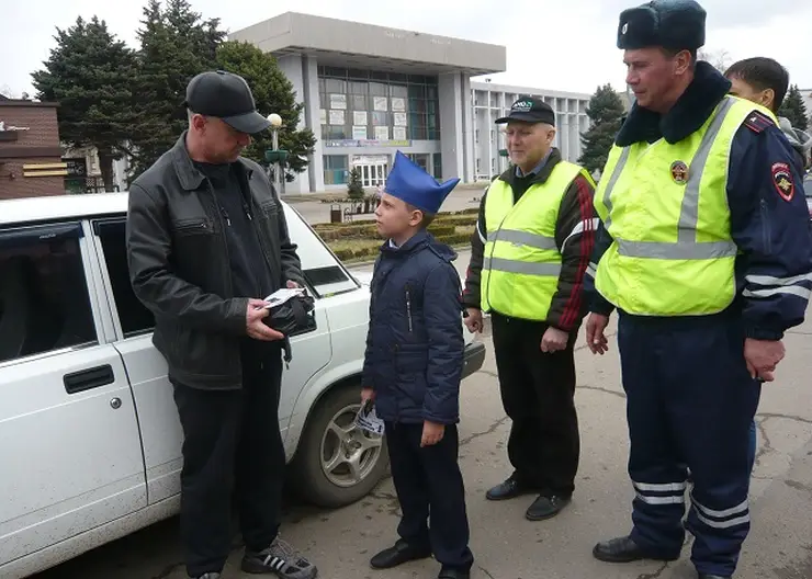 В Кавказском районе прошла профилактическая акция по безопасному дорожному движению