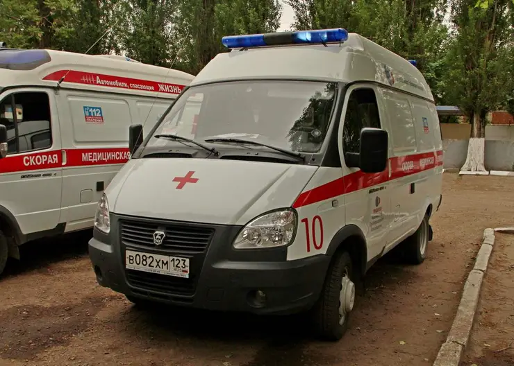 Сотрудники станции скорой помощи Кавказского района получили выплаты за работу с пациентами, зараженными коронавирусной инфекцией