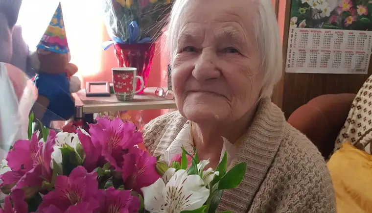 Свое 95-летие участница Великой Отечественной войны Анна Ивановна Буряковская встретила в тесном кругу большой и дружной семьи