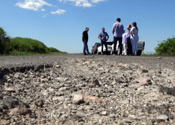 Прокуратура Кавказского района наказала главу поселения за ненадлежащее состояние дорог