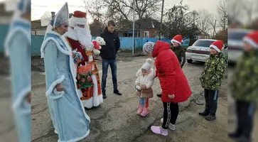 Дед Мороз со Снегурочкой спешат к детишкам хутора Привольного