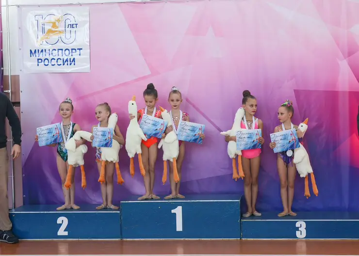 Кропоткинские гимнастки привезли четыре «золота», три «серебра» и одну «бронзу» с краевых соревнований