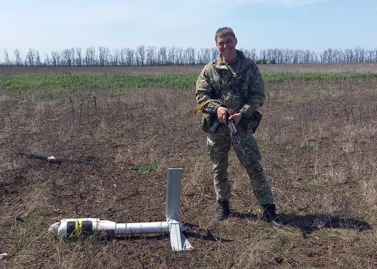 Командир отделения Андрей Бикеев с большого расстояния от земли сбил беспилотник