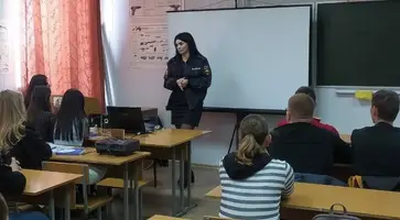 В Кавказском районе правоохранители провели профилактическую беседу со студентами по противодействию экстремизму