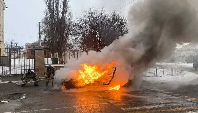 На улице Авиационной в Кропоткине сгорел автомобиль