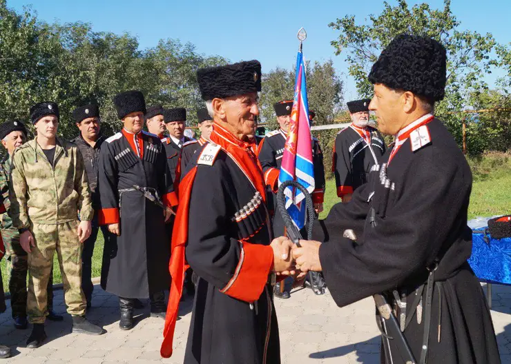 В годовщину образования Кубанского казачьего войска принесли присягу пять жителей станицы Казанской