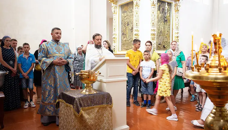 Молебен на начало учебного года совершили в Покровском соборе