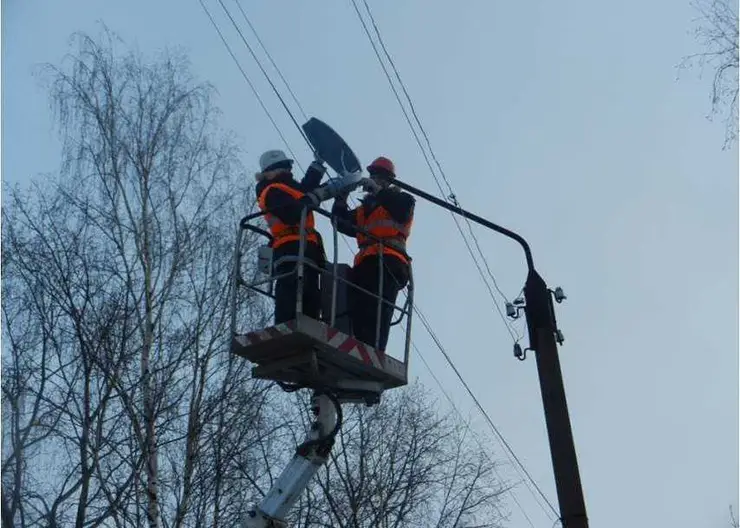 Благодаря сельхозпредприятию в поселке имени М.Горького заменены уличные светильники