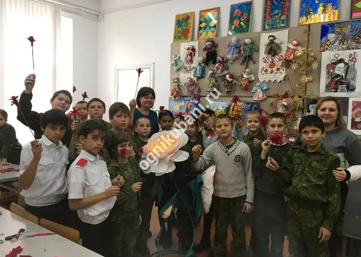 Выставка детских художественных работ «Мамины глаза» открывается в Доме культуры станицы Казанской