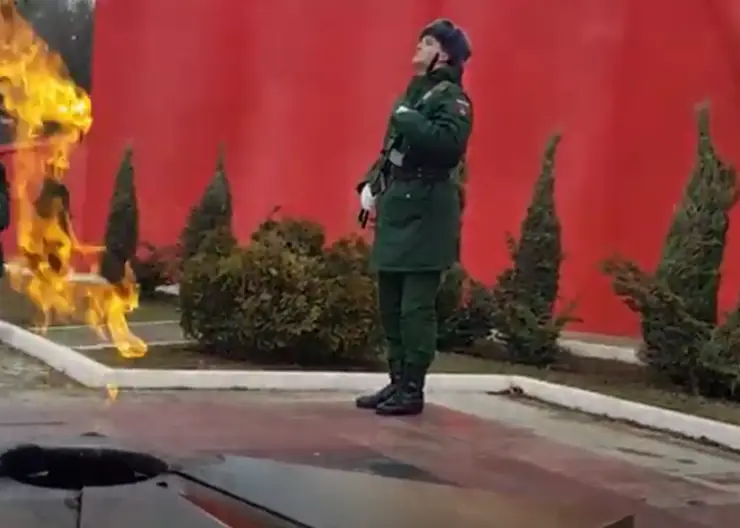 В Парке 30-летия Победы в честь 78 годовщины освобождения Кавказского района от немецко-фашистских захватчиков возложили цветы к Вечному огню