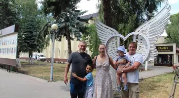 В Кропоткине на площади у Дома культуры установили новый арт-объект «Были бы крылья»