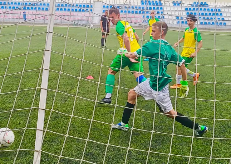 Юношеская футбольная команда Кавказского района победила в зональном этапе краевого турнира