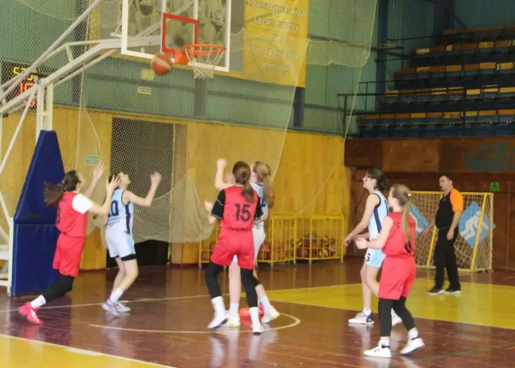 Баскетболистки Кавказского района выиграли у «павловчанок»