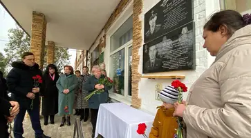 В школе №12 станицы Кавказской открыли мемориальную доску в честь героя СВО Виталия Общего